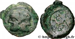 SUESSIONS (région de Soissons) Bronze à la tête janiforme, classe II aux annelets pointés