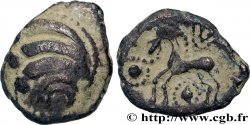 RÈMES (Région de Reims) Quart de statère “aux segments de cercles”, cheval à gauche, en bas électrum