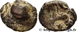 GALLIA BELGICA - REMI (Regione di Reims) Quart de statère “aux segments de cercles”, cheval à gauche