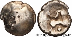 RÈMES (Région de Reims) Quart de statère “aux segments de cercles”, cheval à droite