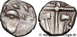 VOLQUES TECTOSAGES (région de Toulouse) Drachme “à la tête cubiste”, S. 34, aux haches affrontées