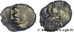 RÈMES (Région de Reims) Quart de statère “aux segments de cercles” en électrum, cheval à gauche