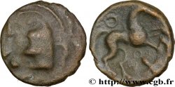GALLIEN - BELGICA - AMBIANI (Region die Amiens) Bronze au cheval et à la croix tréflée, BN 8427