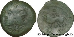 GALLIA BELGICA - SUESSIONES (Región de Soissons) Bronze à la tête janiforme, classe II aux annelets vides
