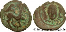 GALLIA BELGICA - AMBIANI (Area of Amiens) Bronze à la tête de face et au cheval retourné