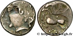 PICTONES / BITURIGES / CARNUTES - Centroveste - Incerti Drachme aux deux chevaux à gauche et à la croisette bouletée, série B