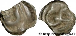 GALLIA - GALLIA DEL NORTE -ÆDUI (BIBRACTE, Región del Mont-Beuvray) Potin à l’hippocampe, tête casquée