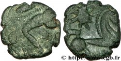 BELLOVAQUES (Région de Beauvais) Bronze au personnage courant, aux deux astres