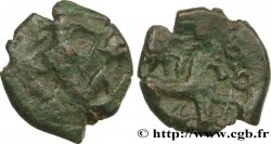 GALLIEN - BELGICA - BELLOVACI (Region die Beauvais) Bronze au personnage courant, aux deux astres