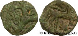 GALLIEN - BELGICA - BELLOVACI (Region die Beauvais) Bronze au personnage courant, aux deux astres