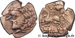 AULERQUES CÉNOMANS (Région du Mans) Statère d or au cheval androcéphale et au personnage allongé, aux deux armes 