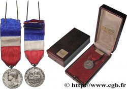 CINQUIÈME RÉPUBLIQUE Médaille d’honneur du travail, Ministère du Commerce et de l’Industrie