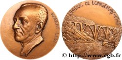 VARIOUS CHARACTERS Médaille, Robert Levi
