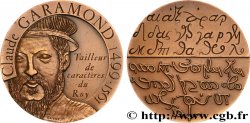 VARIOUS CHARACTERS Médaille, Claude Garamont