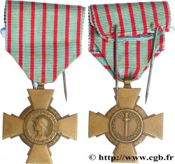 CINQUIÈME RÉPUBLIQUE Croix du combattant
