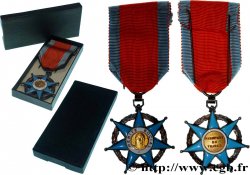 TROISIÈME RÉPUBLIQUE Médaille de l’ordre du mérite sociale