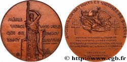 CINQUIÈME RÉPUBLIQUE Médaille, Anciens combattants et victimes de guerre, offert par le ministre André Bord