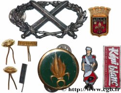 CINQUIÈME RÉPUBLIQUE Lot d’insignes et divers, Légion étrangère