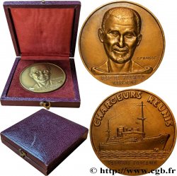 MER ET MARINE : PAQUEBOTS, NAVIRES, BATEAUX Médaille, Père Charles de Foucauld, Chargeurs réunis