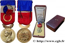 CINQUIÈME RÉPUBLIQUE Médaille d’honneur du travail, Ministère du travail et de la sécurité sociale, Grand or
