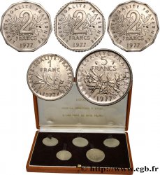 Coffret d’Étude de la 2 Francs Semeuse contenant trois pré-série de la 2 Francs et deux frappes courantes des 1 et 5 Francs Semeuse 1977 Pessac GEM.123 22