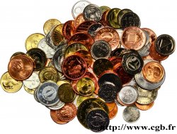 LOTES Lot de 100 monnaies de 100 pays Années diverses