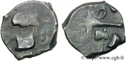 GALLIEN - SÜDWESTGALLIEN - VOLCÆ TECTOSAGES (Region die Toulouse) Drachme “à la tête cubiste” aux haches affrontées