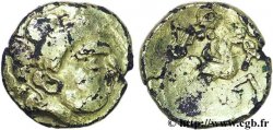 CARNUTES (Région de la Beauce) Quart de statère d’or à la cavalière et à la lyre, fourré