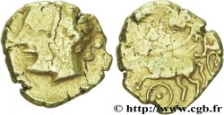 GALLIEN - ARVERNI (Region die Clermont-Ferrand) Statère d’or pâle à l’aurige et à la roue