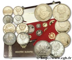 ALBANIE - RÉPUBLIQUE Série de cinq monnaies en or et de trois en argent 1968