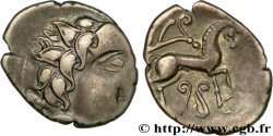 PICTONES / BITURIGES / CARNUTES - Centroveste - Incerti Drachme à la victoire stylisée et au fleuron