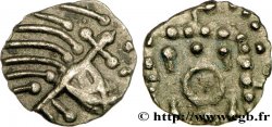 ENGLAND - ANGLO-SAXONS Sceat à la tête en porc-épic à droite, VERNVS