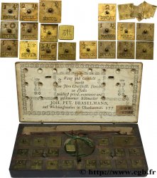 MONETARY WEIGHT BOXE - GERMANY - XVIII th Boîte avec trébuchet, 19 poids et 6 lamelles 177(?)  XF