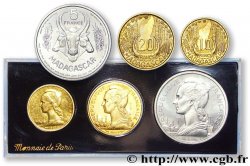 MADAGASCAR - Union française Boîte de 5, 10 et 20 Francs ESSAI 1953 Paris SPL 