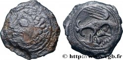 CARNUTES (Région de la Beauce) Bronze ou potin (?) à l’aigle et au sanglier