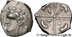 VOLQUES TECTOSAGES (région de Toulouse) Drachme “à la tête cubiste”, Série précoce aux dauphins