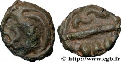 AULERQUES ÉBUROVICES (Région d Évreux) Potin à l’esse et aux chevrons, stylisé