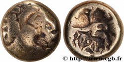 ÉDUENS (BIBRACTE, région du Mont-Beuvray) Quart de statère en électrum au triskèle, type de Chenôves
