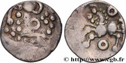 ÉDUENS (BIBRACTE, région du Mont-Beuvray) Denier à la tête casquée, stylisé