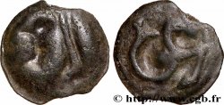 ÉDUENS (BIBRACTE, région du Mont-Beuvray) Potin à l’hippocampe, tête casquée