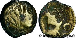 GALLIA - SENONES (Región de Sens) Bronze INS à l’oiseau et au vase, classe VIII