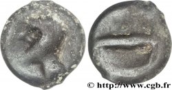 CENTER, UNSPECIFIED Potin MA au taureau à droite S