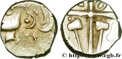 VOLQUES TECTOSAGES (région de Toulouse) Drachme “à la tête cubiste”, S. 35, aux haches affrontées