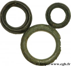 ROUELLES Lot de 3 anneaux de bronze lot
