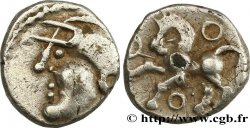 GALLIA - GALLIA DEL NORTE -ÆDUI (BIBRACTE, Región del Mont-Beuvray) Denier à la tête casquée, fourré
