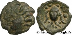 GALLIA BELGICA - AMBIANI (Regione di Amiens) Bronze à la tête de face, BN. 8405