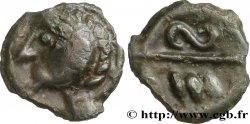 BELLOVAQUES (Région de Beauvais) Potin aux chevrons, tête stylisée et chevelue
