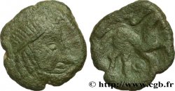 GALLIA BELGICA - AMBIANI (Región de Amiens) Bronze au cheval et à la tête aux cheveux calamistrés