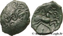 PICTONES / MITTELWESTGALLIEN, UNBEKANNT Bronze au cheval androcéphale, fibule devant le cheval