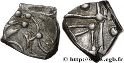 CADURQUES (région de Cahors) Drachme “à la tête triangulaire”, S. 120 TTB